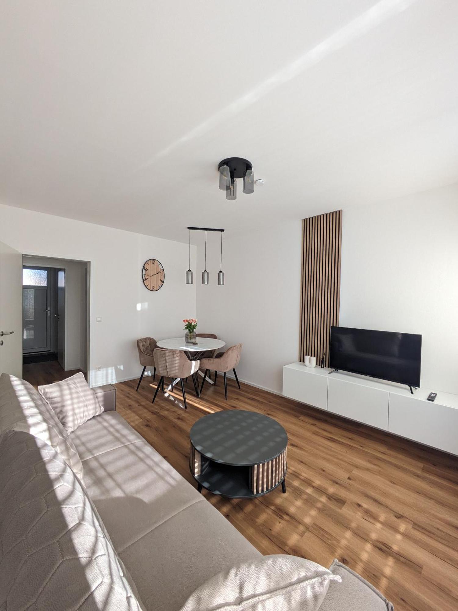 Charmante Ferienwohnung In วิลลาค ภายนอก รูปภาพ