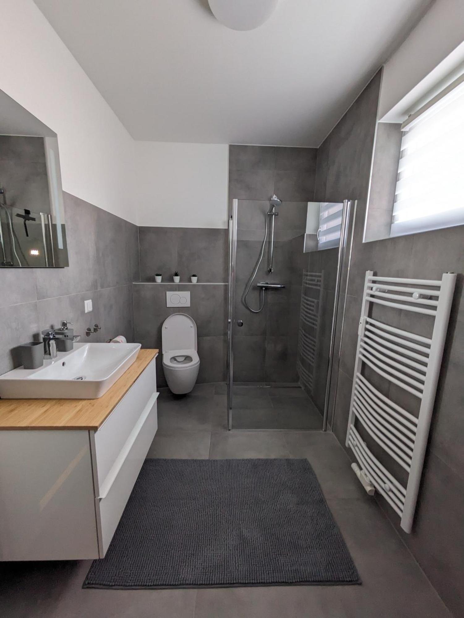 Charmante Ferienwohnung In วิลลาค ภายนอก รูปภาพ